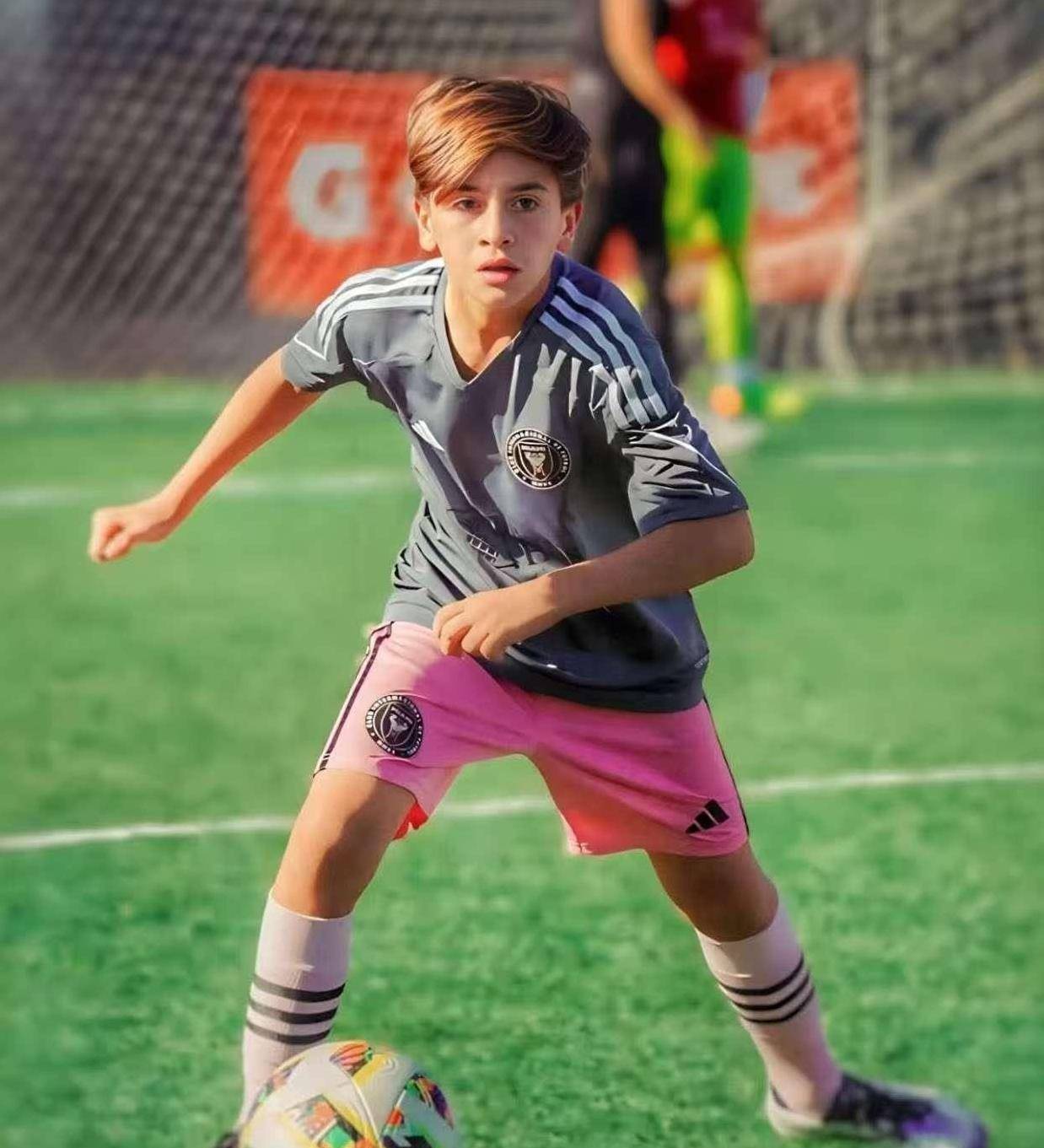 乐鱼体育-Ming连续十二场比赛得分超过问鼎冠军梅西迎来五赛季高光表现，现场解说直呼：圣安东尼奥马刺转会期强势反弹的简单介绍