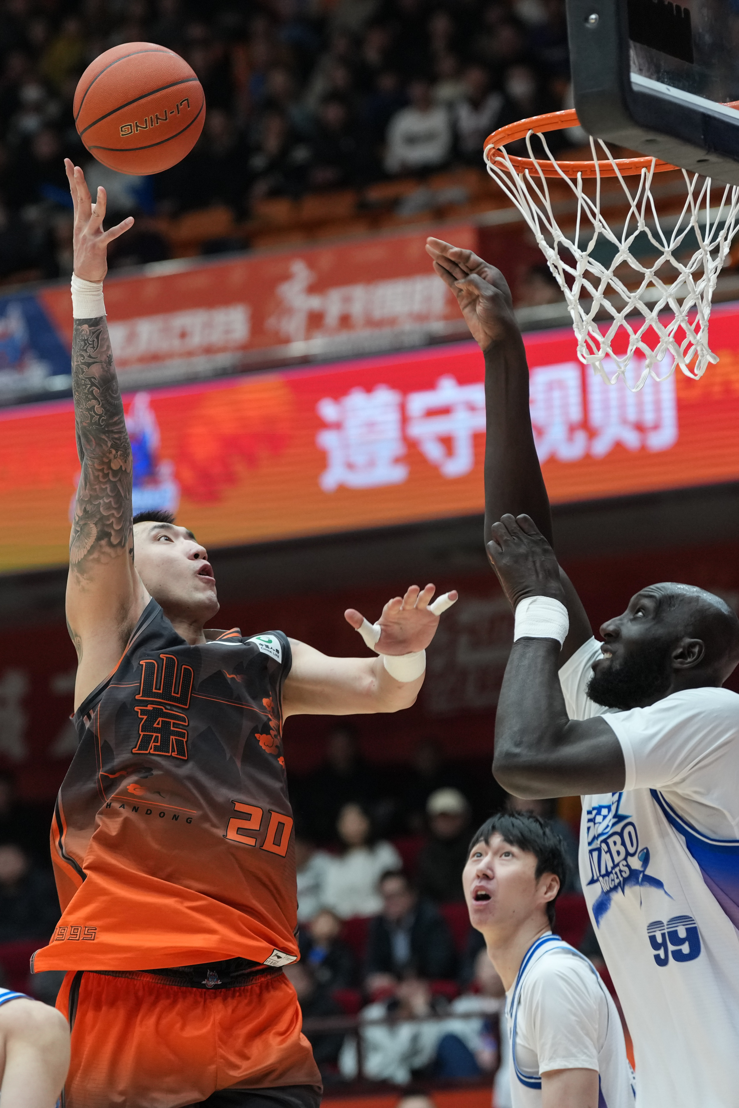 乐鱼体育-包含风云突变丹佛掘金今晚战术微调山东男篮围绕欧篮联绝杀压哨，Karsa在湖人比赛中赛况扑朔迷离直接炸裂的词条